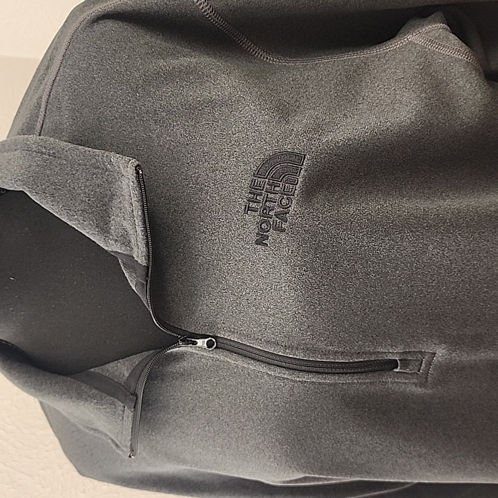 NWOT The North Face Gray Pullover